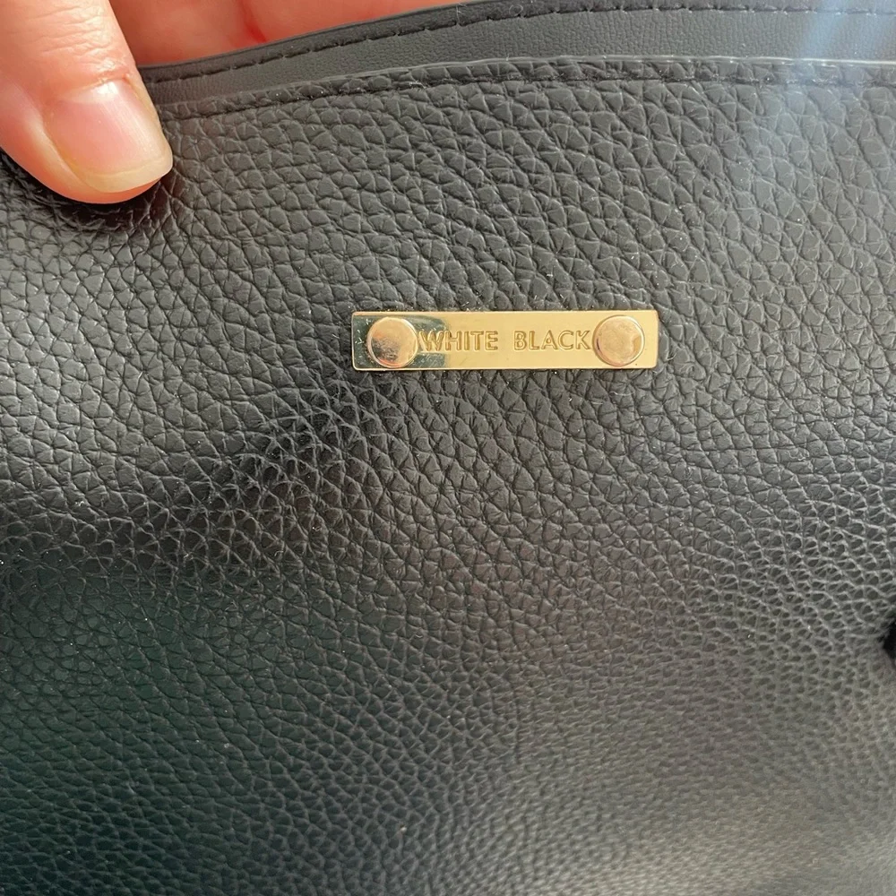 White House Black Market Tote Purse - Picture 3 of 8